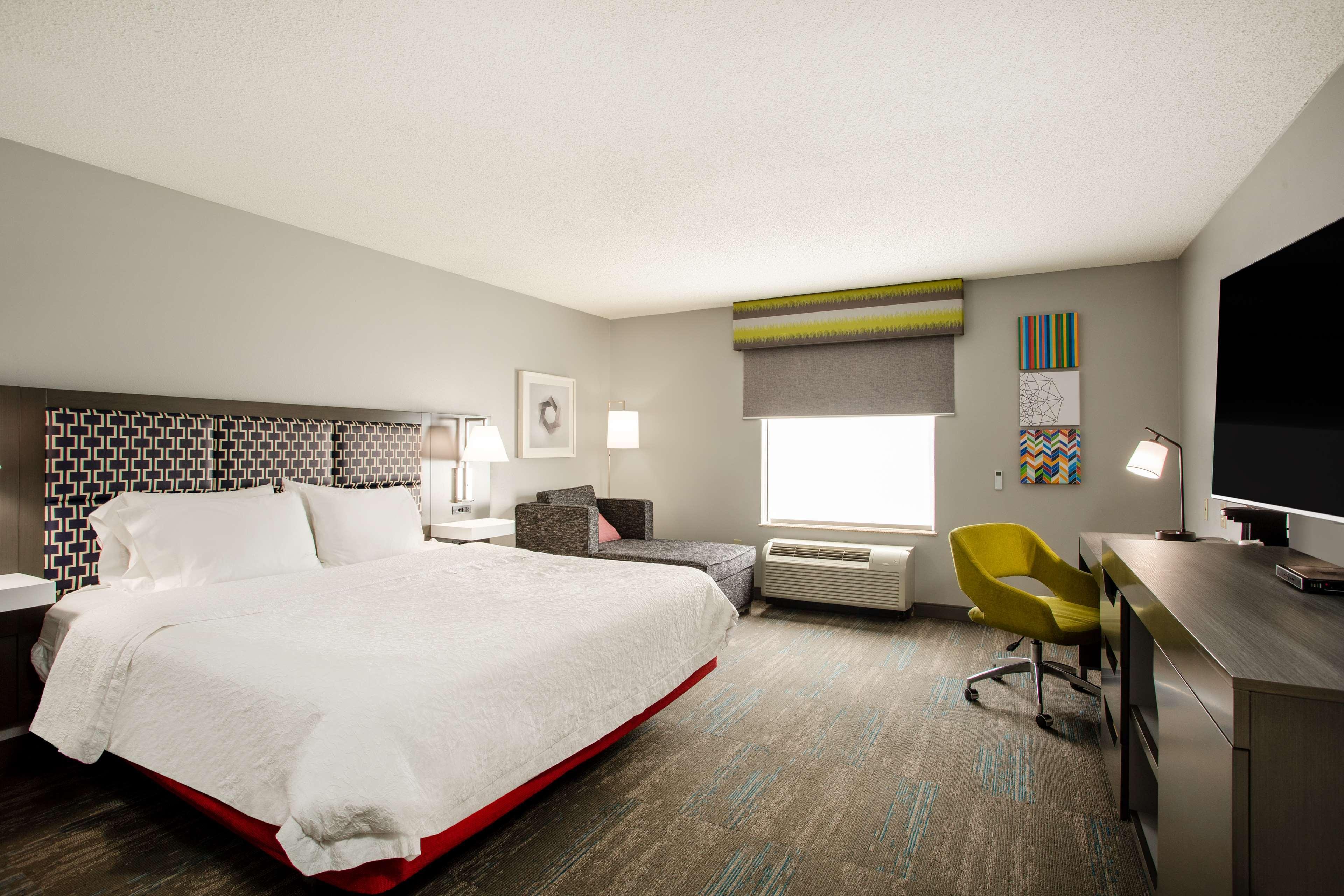 Hampton Inn Элкинс Экстерьер фото