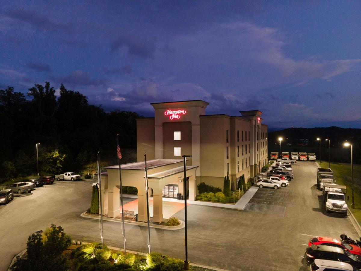 Hampton Inn Элкинс Экстерьер фото