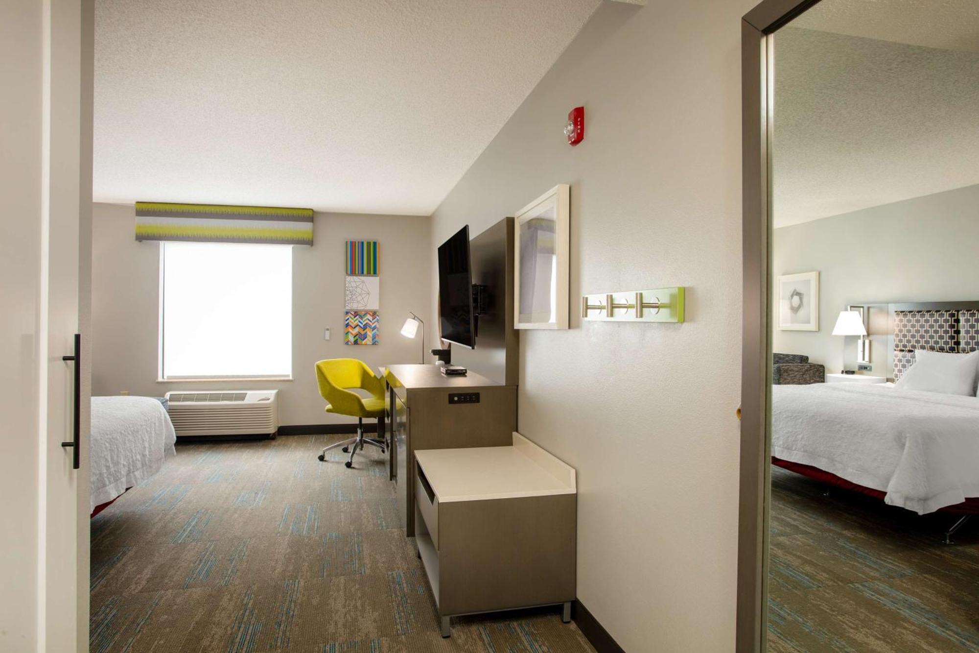 Hampton Inn Элкинс Экстерьер фото