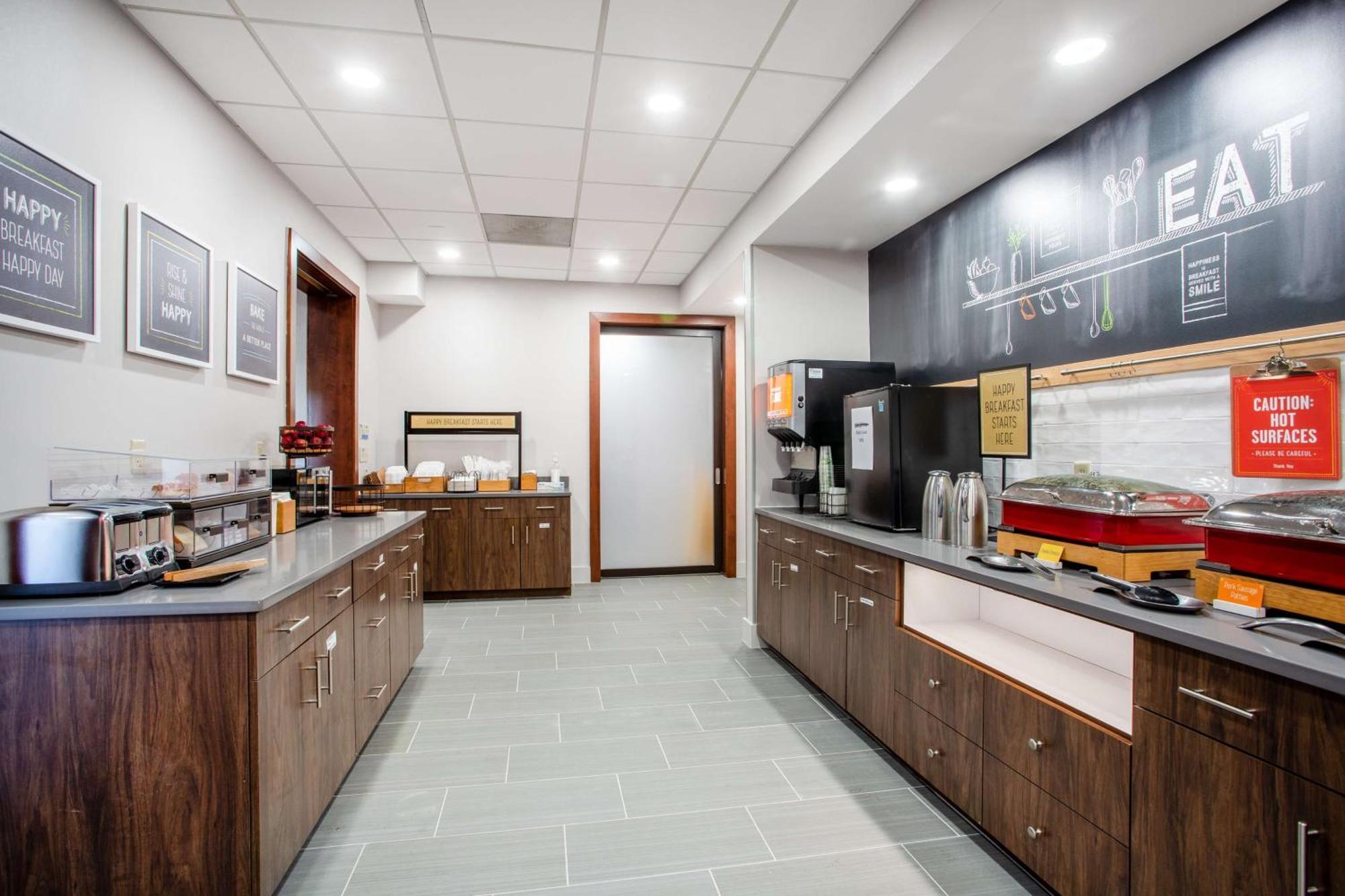 Hampton Inn Элкинс Экстерьер фото