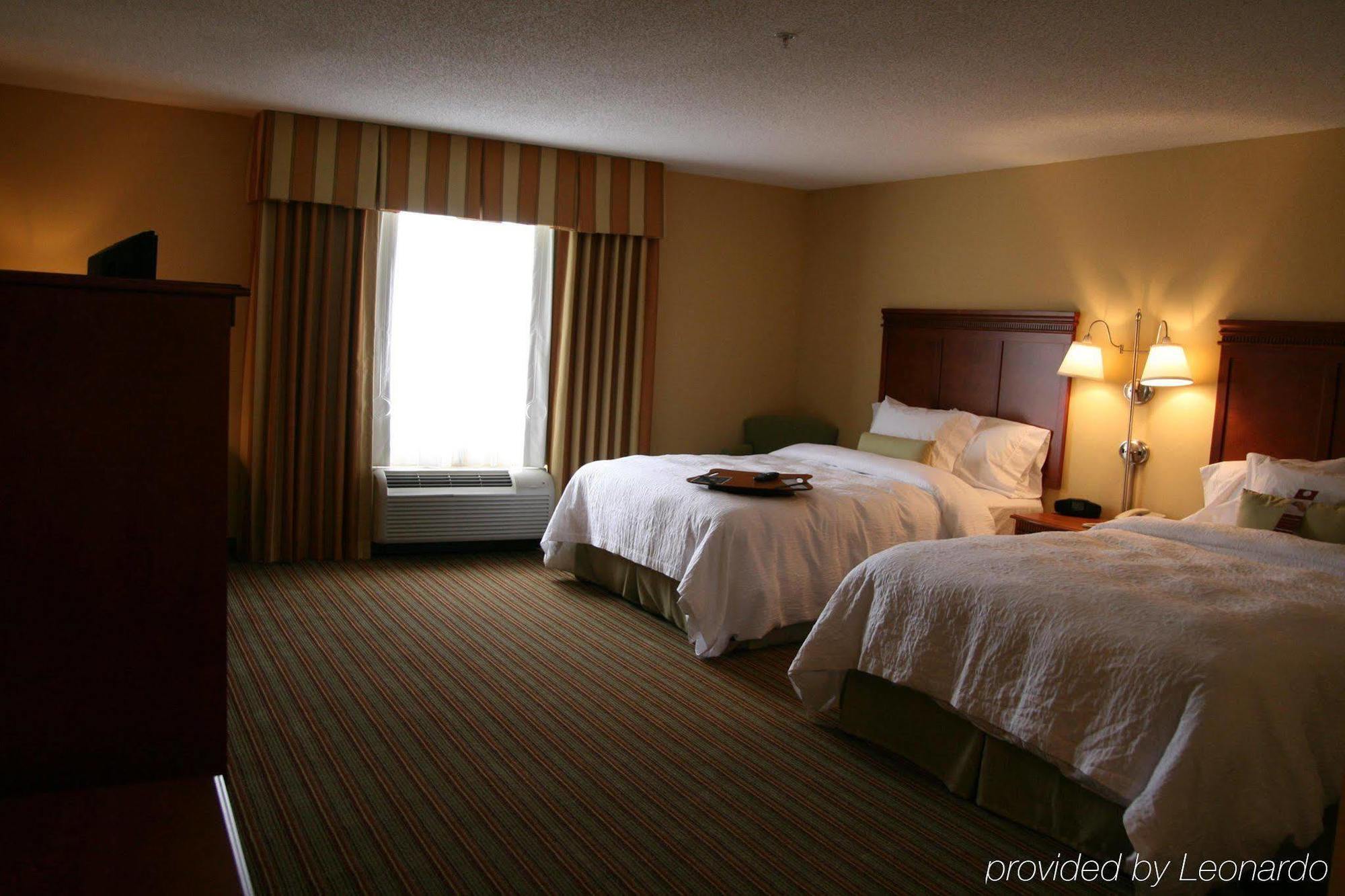 Hampton Inn Элкинс Номер фото