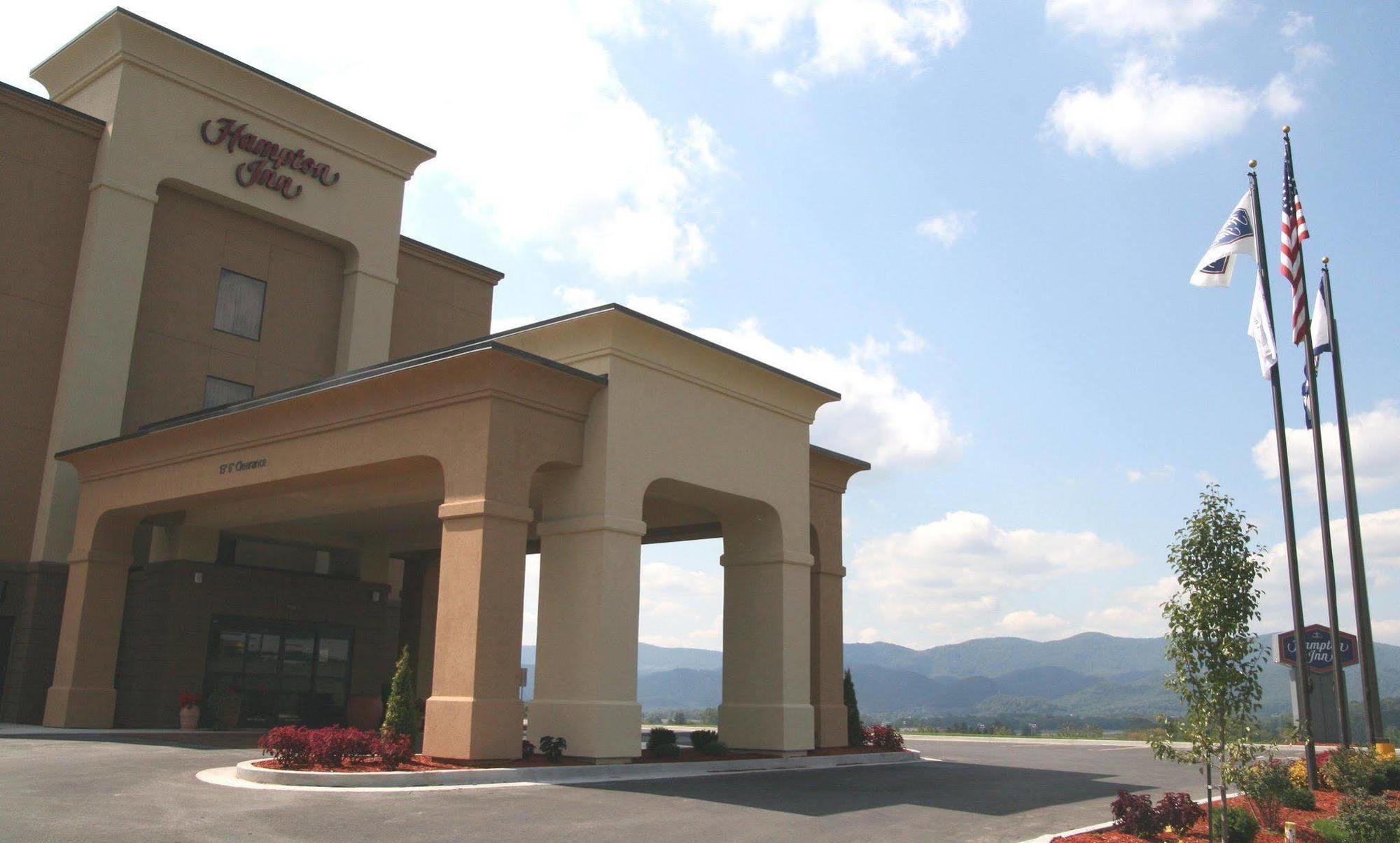 Hampton Inn Элкинс Экстерьер фото
