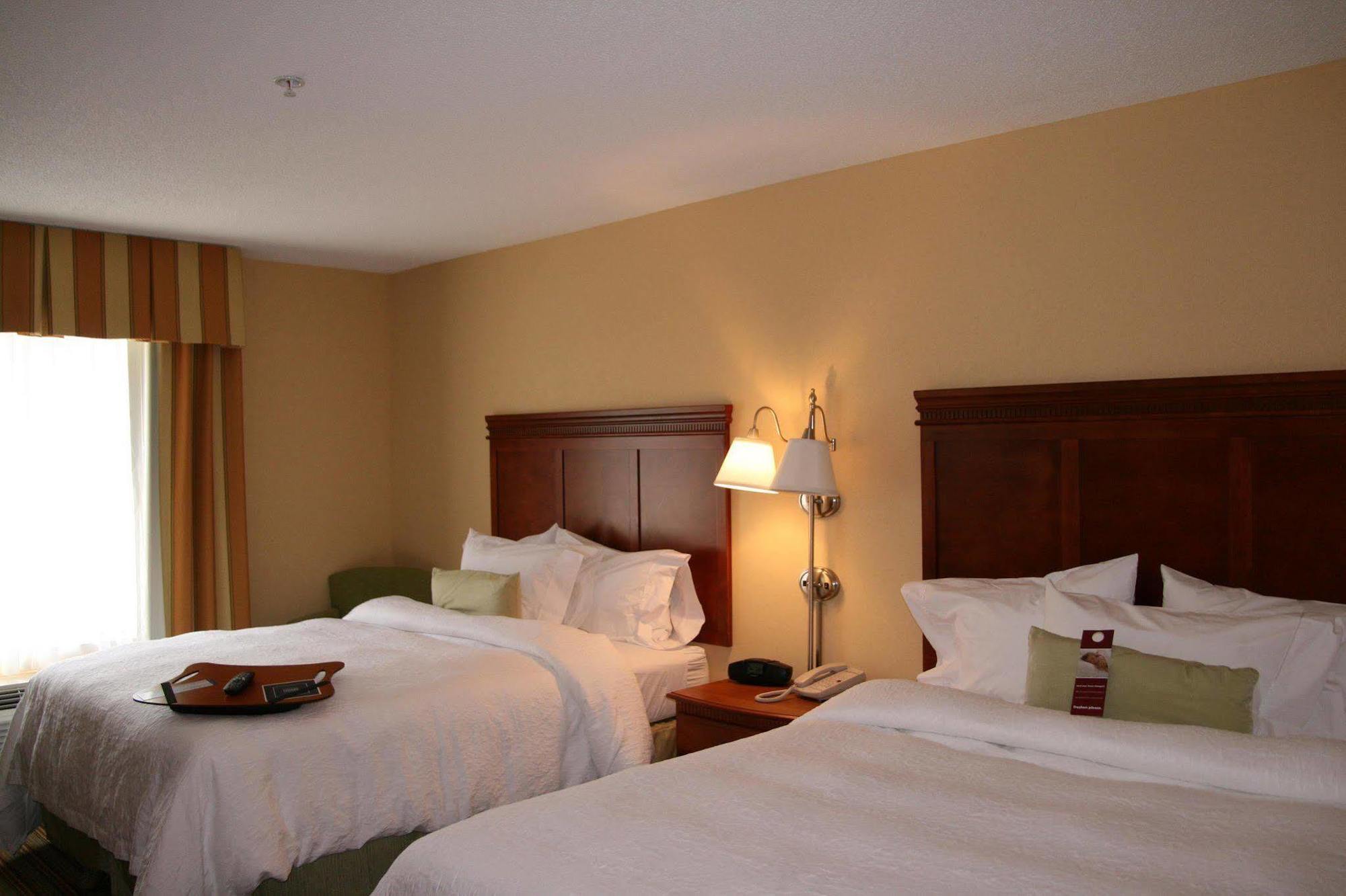 Hampton Inn Элкинс Номер фото