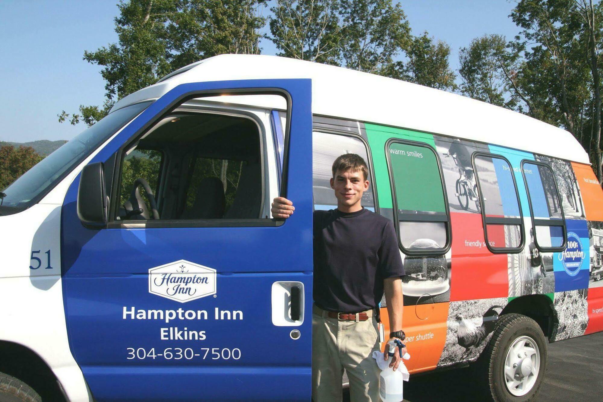 Hampton Inn Элкинс Экстерьер фото
